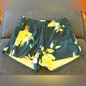 Athleta size 4 floral shorts